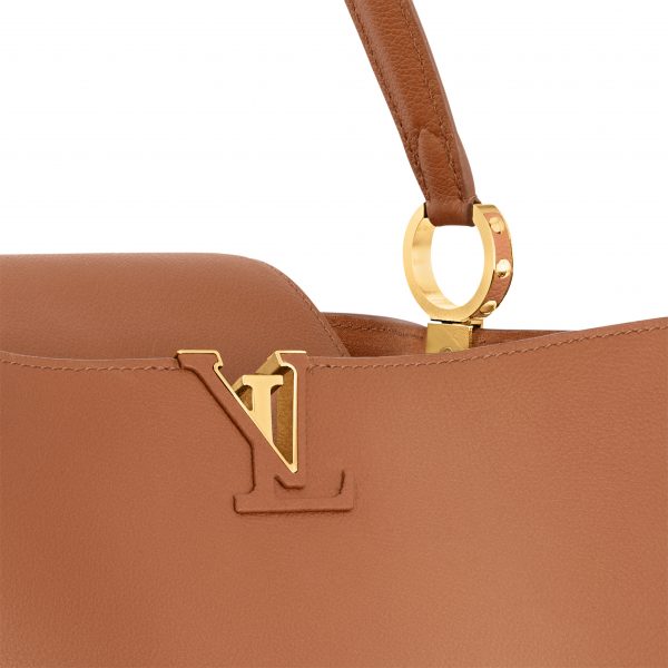Luxurious Capucines GM Souple Handbag