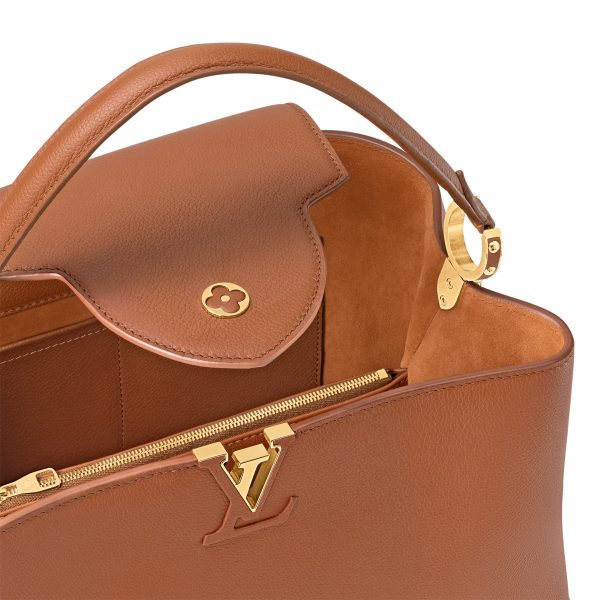 Luxurious Capucines GM Souple Handbag
