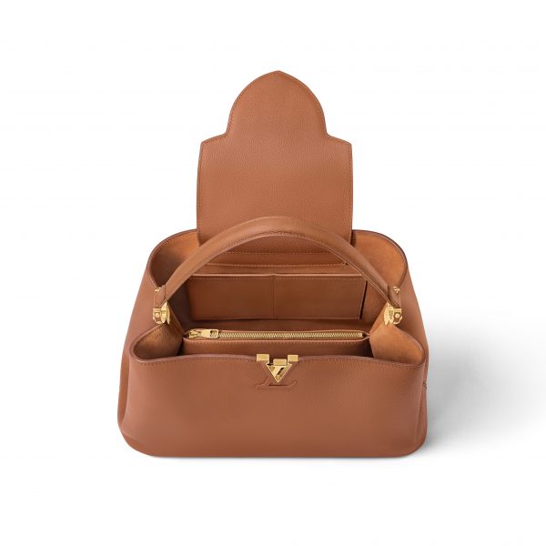 Luxurious Capucines GM Souple Handbag